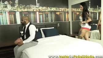 Работник гостинице не дал поспать мамочки