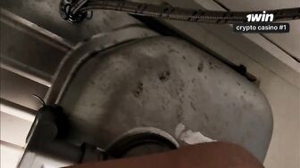 Надо было отремонтировать трубы в доме у маминой подруги, а я вместо этого ее трахнул