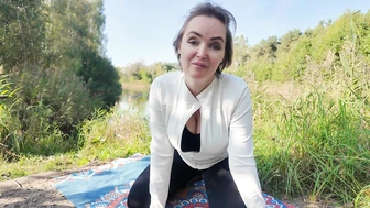 Все бы так давали, как это милфа Анечка в лесу